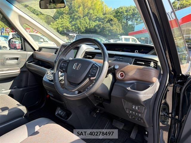 Honda FREED HYBRID 2023-07 8207623-12
