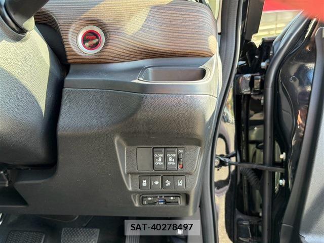 Honda FREED HYBRID 2023-07 8207623-28