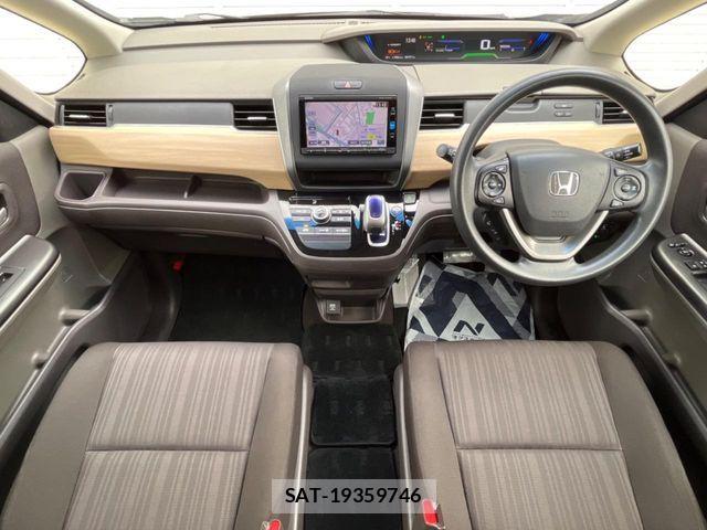 Honda FREED HYBRID 2017-06 8335937-1