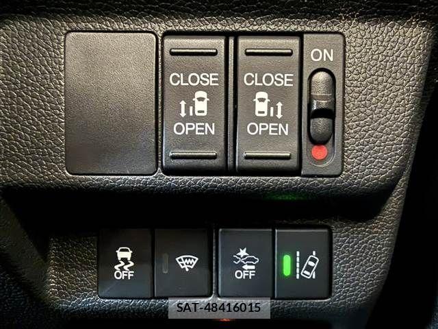 Honda FREED HYBRID 2022-07 8354549-5