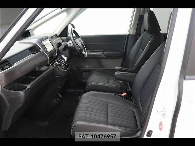 Honda FREED HYBRID 2018-06 8366038-10