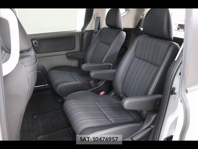 Honda FREED HYBRID 2018-06 8366038-11