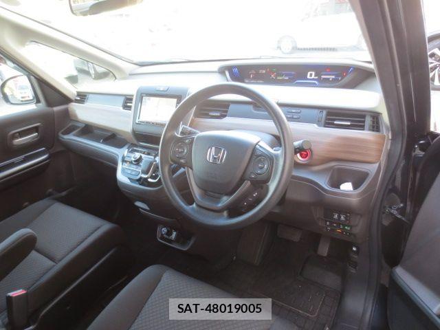 Honda FREED HYBRID 2021-10 8366032-1
