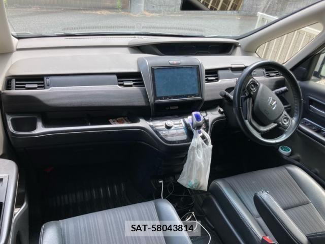 Honda FREED HYBRID 2017-02 8412596-10