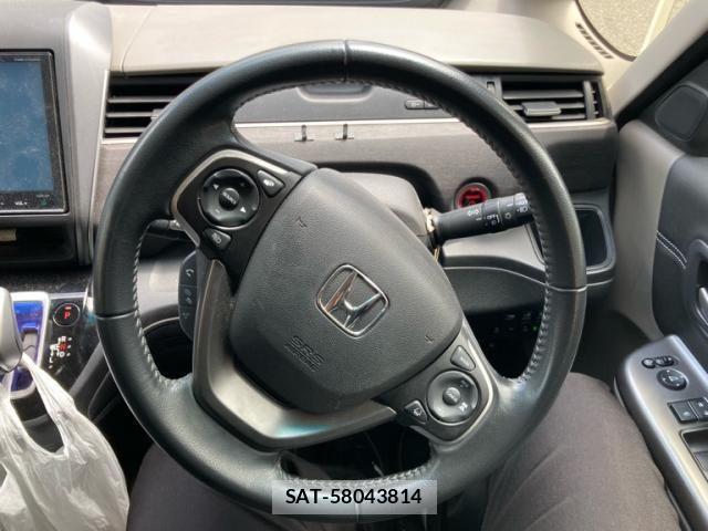 Honda FREED HYBRID 2017-02 8412596-11
