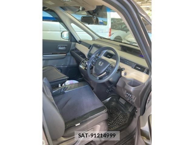 Honda FREED HYBRID 2017-11 8412593-11