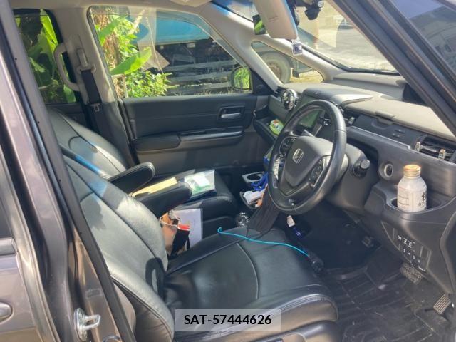 Honda FREED HYBRID 2017-05 8412597-12
