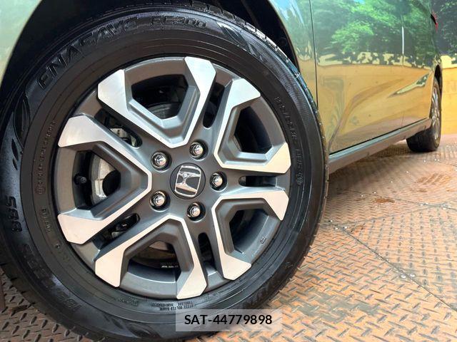 Honda FREED HYBRID 2023-09 8561996-12