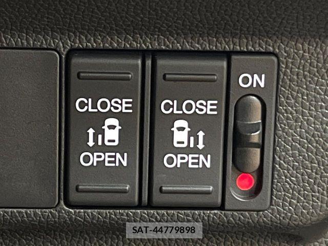 Honda FREED HYBRID 2023-09 8561996-4
