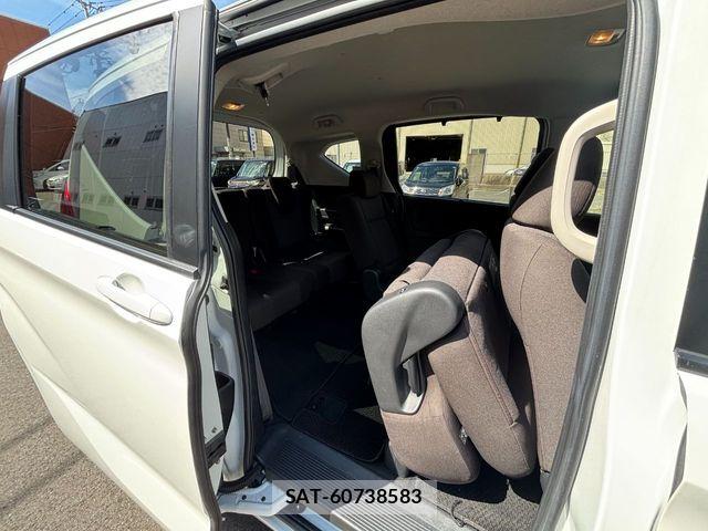 Honda FREED HYBRID 2023-07 8847960-13