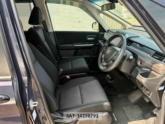 Honda FREED HYBRID 2022-11 8871064-12