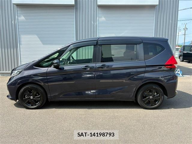 Honda FREED HYBRID 2022-11 8871064-8