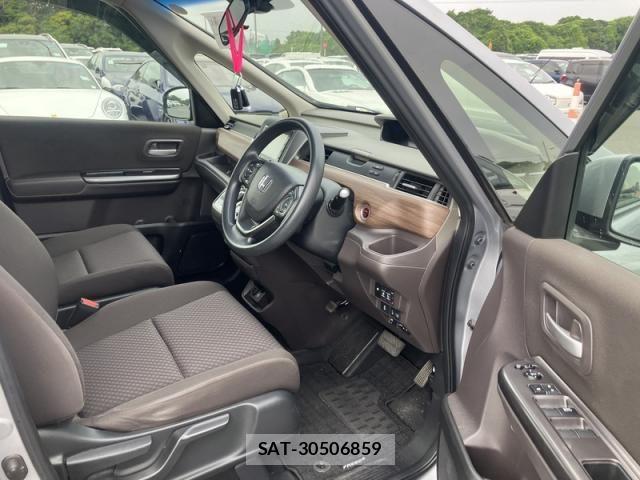Honda FREED HYBRID 2019-10 8879888-9