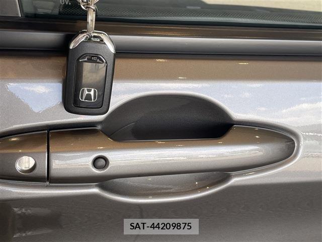 Honda FREED HYBRID 2023-07 8883646-10