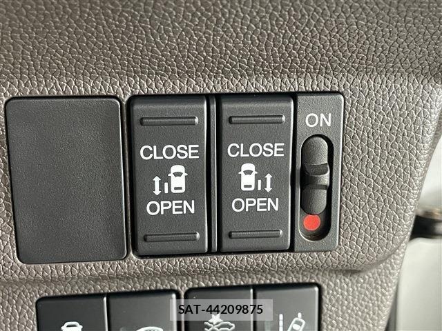Honda FREED HYBRID 2023-07 8883646-13