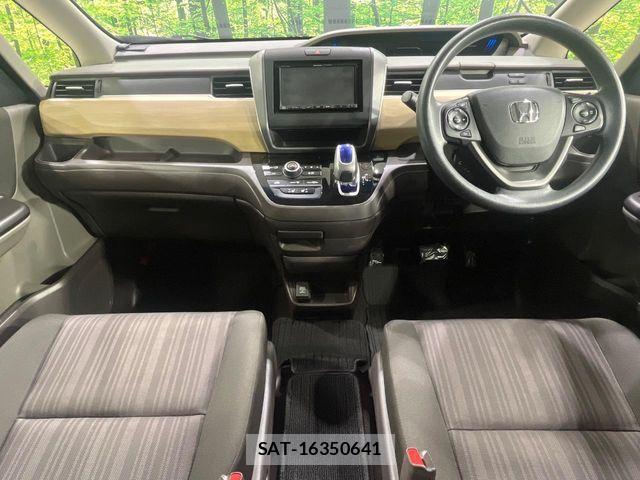 Honda FREED HYBRID 2017-03 8207642-1
