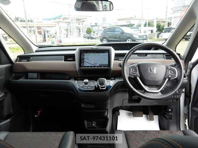 Honda FREED HYBRID 2023-04 8366056-7