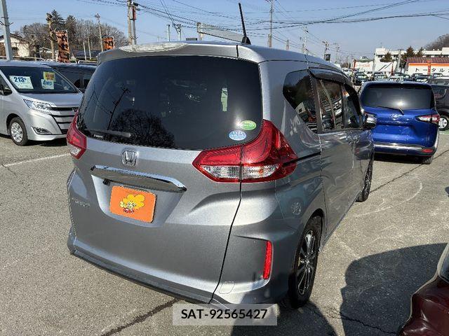Honda FREED 2016-12 3832729-2