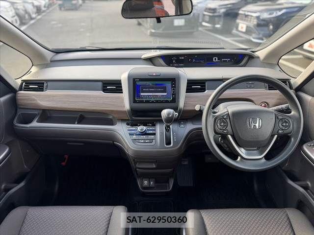 Honda FREED 2022-07 8130290-1
