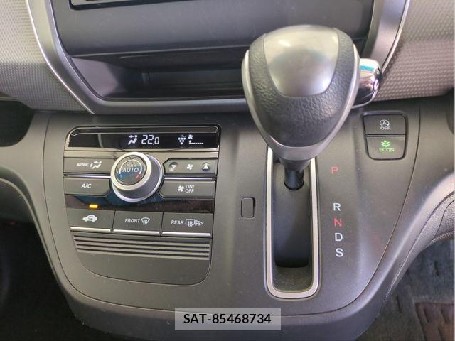 Honda FREED 2017-08 8879896-11