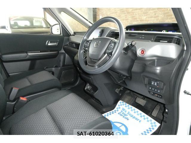 Honda FREED 2017-10 8562016-3