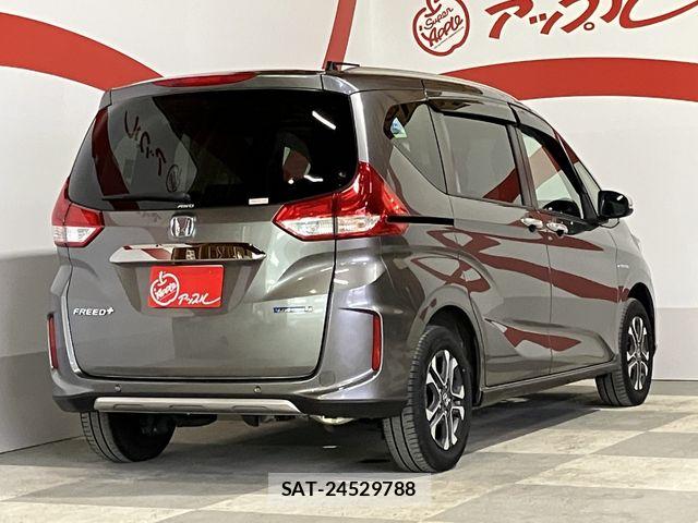 Honda FREED 2022-03 8207647-2