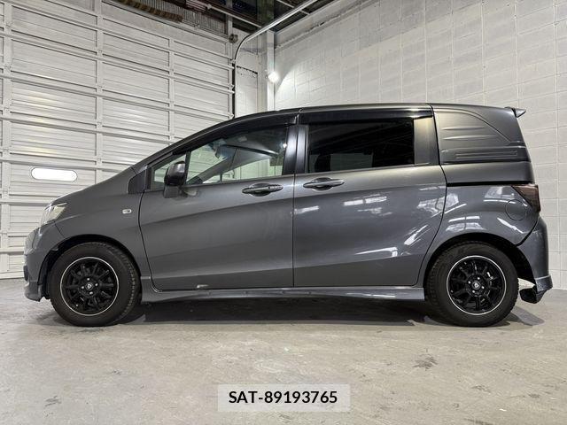 Honda FREED SPIKE 2010-08 3065305-8