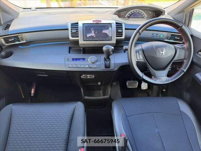 Honda FREED SPIKE 2014-06 8366057-1