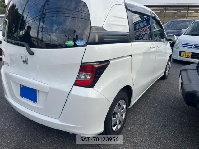 Honda FREED SPIKE 2014-01 8437723-2