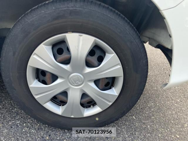 Honda FREED SPIKE 2014-01 8437723-6