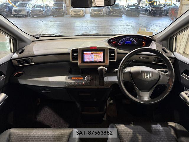 Honda FREED SPIKE 2010-09 8879902-10