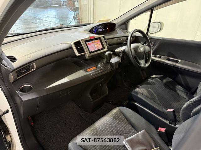 Honda FREED SPIKE 2010-09 8879902-1