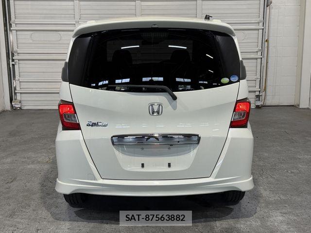 Honda FREED SPIKE 2010-09 8879902-3