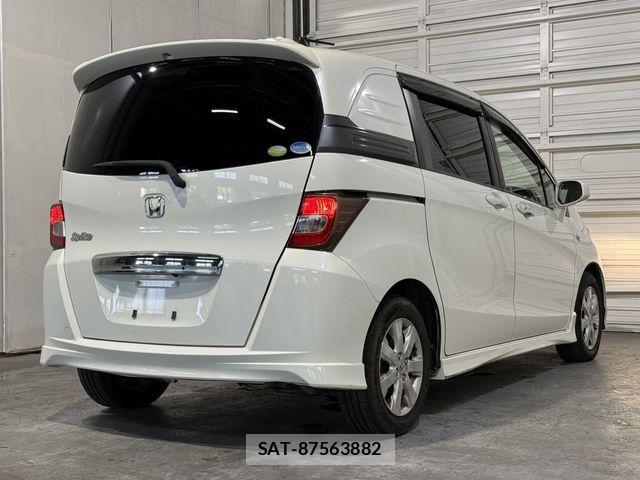 Honda FREED SPIKE 2010-09 8879902-4