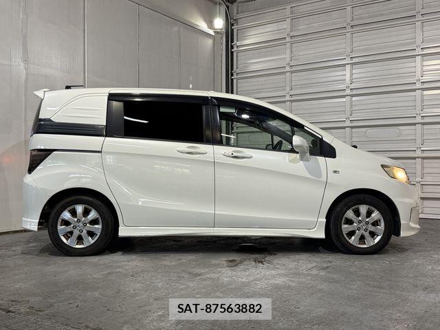 Honda FREED SPIKE 2010-09 8879902-5