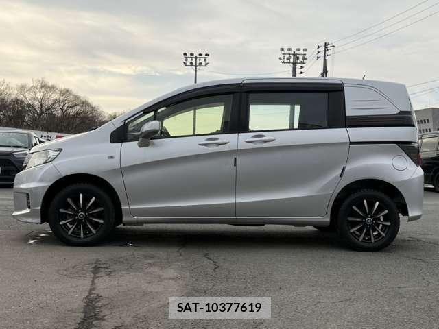 Honda FREED SPIKE 2015-03 4392520-23