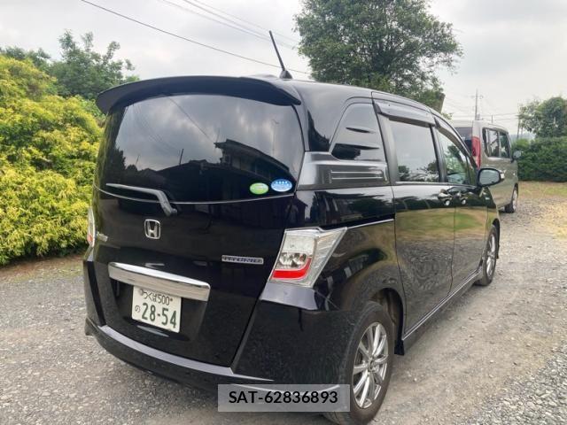 Honda FREED SPIKE 2011-11 8099315-3