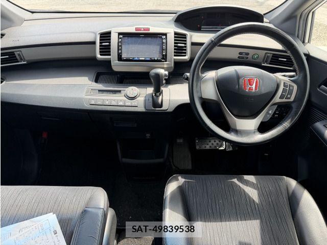 Honda FREED SPIKE 2011-11 8207648-2