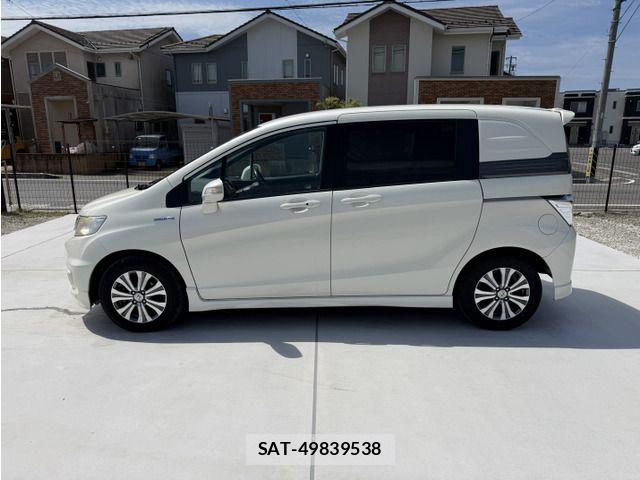 Honda FREED SPIKE 2011-11 8207648-4