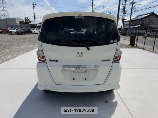 Honda FREED SPIKE 2011-11 8207648-6
