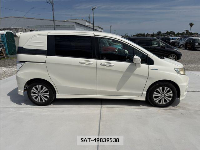 Honda FREED SPIKE 2011-11 8207648-7