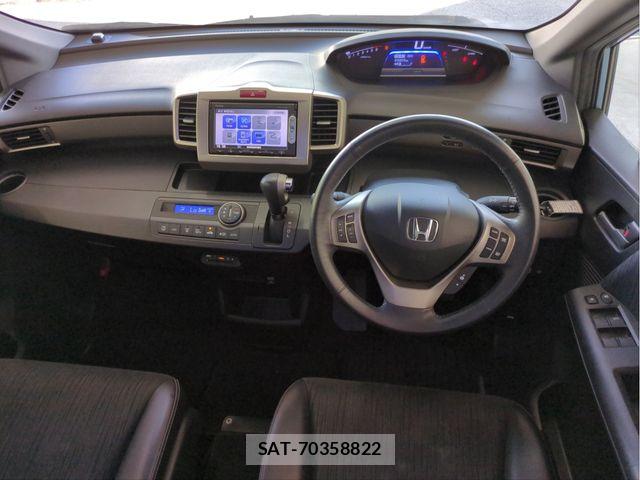 Honda FREED SPIKE 2014-06 8207649-7