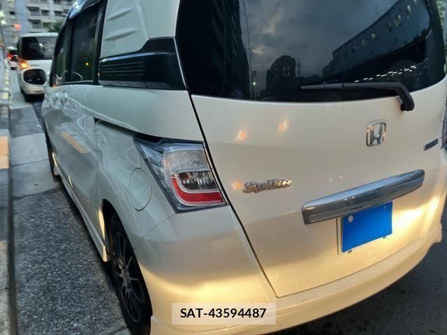 Honda FREED SPIKE 2012-08 8230164-4