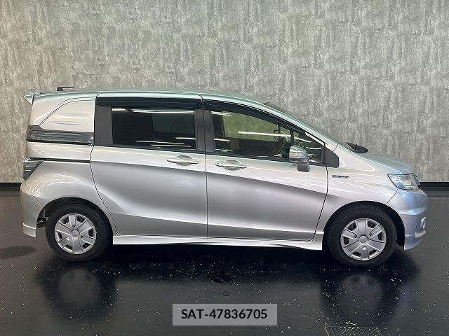 Honda FREED SPIKE 2013-09 8525002-22
