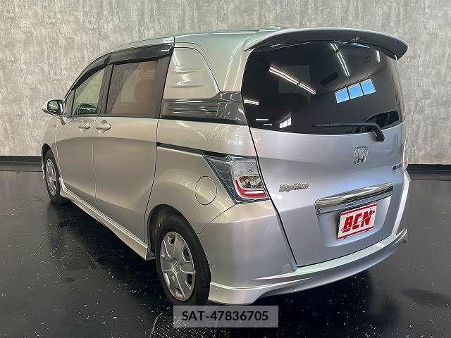 Honda FREED SPIKE 2013-09 8525002-2