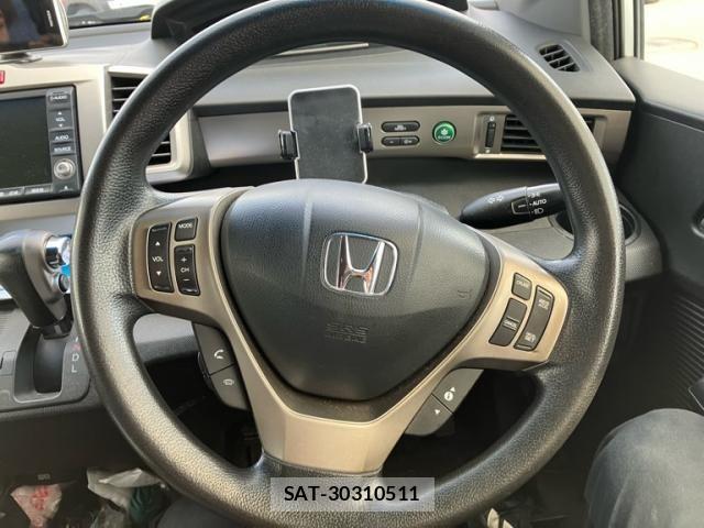 Honda FREED SPIKE 2013-09 8666189-17