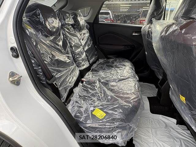 Suzuki Fronx 2024-10 1743246-11