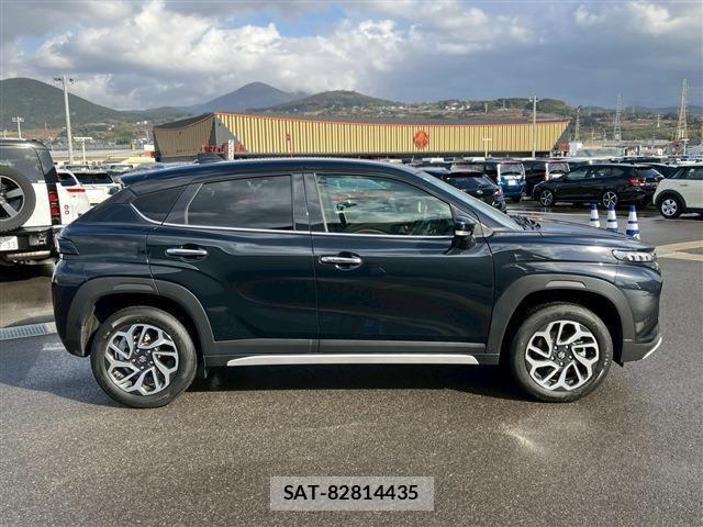Suzuki Fronx 2024-10 2319473-8