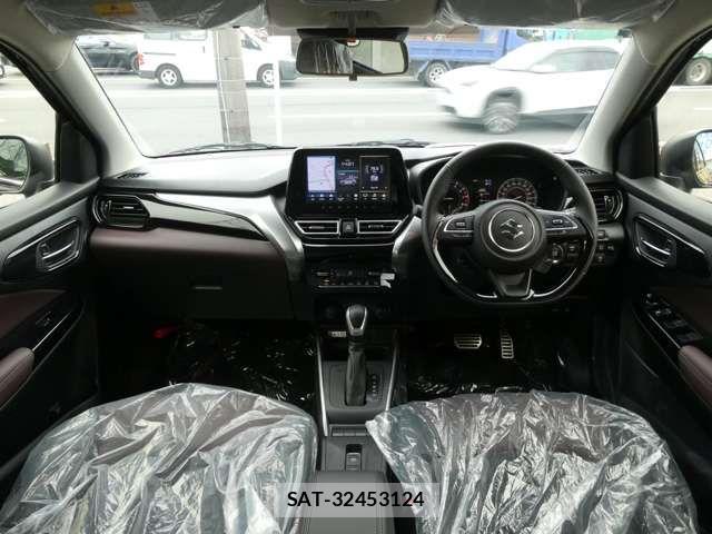 Suzuki Fronx 2026-03 7500702-8