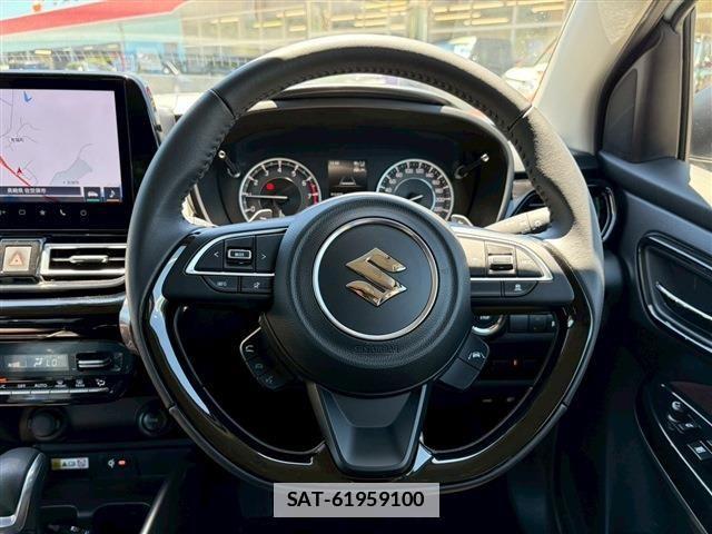 Suzuki Fronx 2025-02 7979319-17